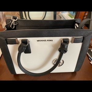 Michael Kors Black and White Purse like new